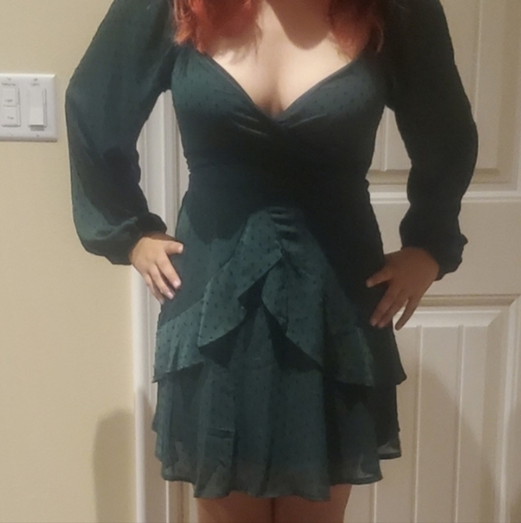 Trixxi Long Sleeve Green Dress - Picture 6 of 7